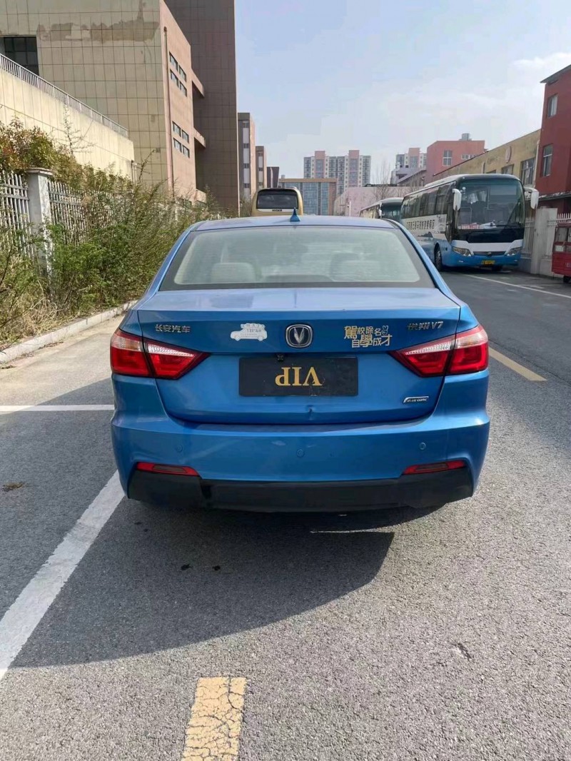 徐州15年长安汽车悦翔V79