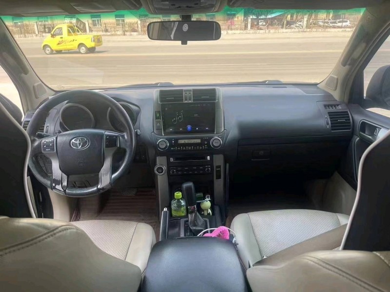 济南12年丰田普拉多5