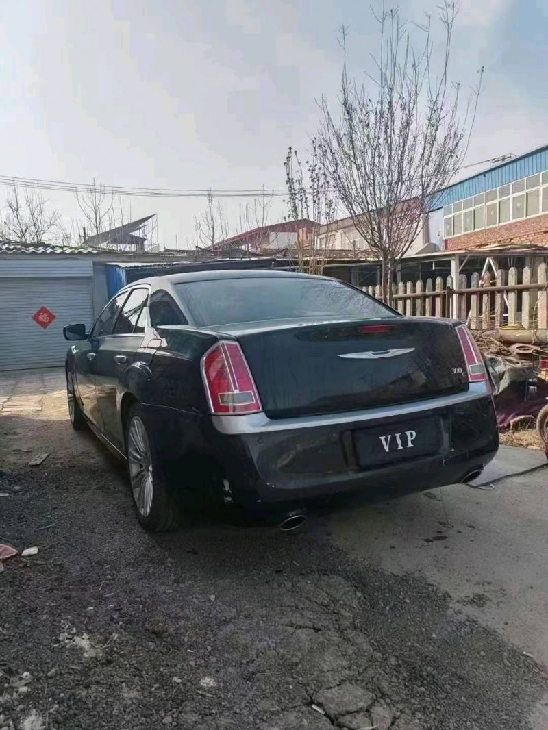 邯鄲15年克萊斯勒300C7