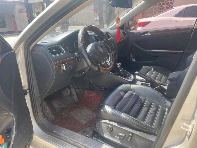 保定13年大众速腾8