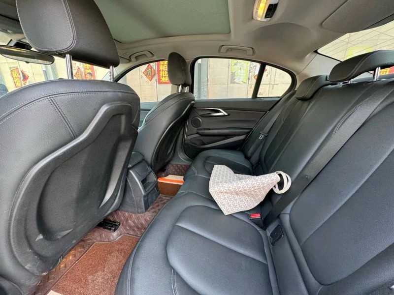 保定19年宝马1系6