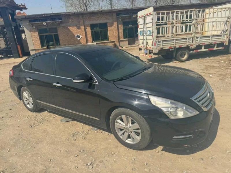 保定12年日产天籁2