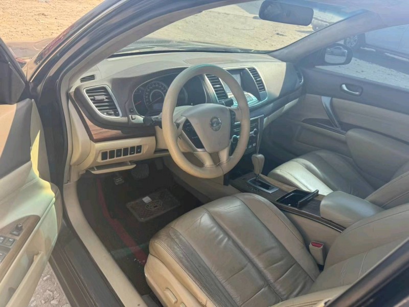 保定12年日产天籁7