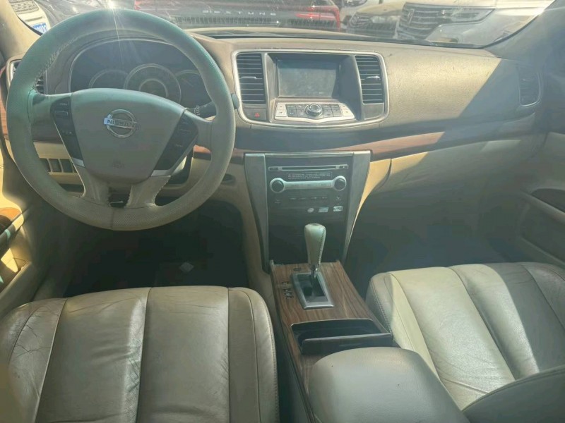 保定12年日产天籁8