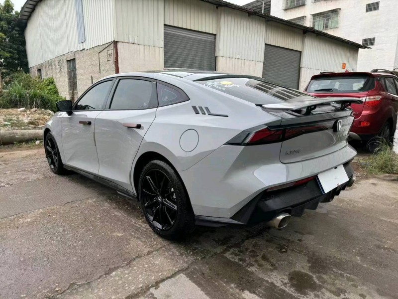 广州23年长安汽车UNI-V8