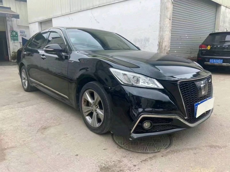 广州17年丰田皇冠3