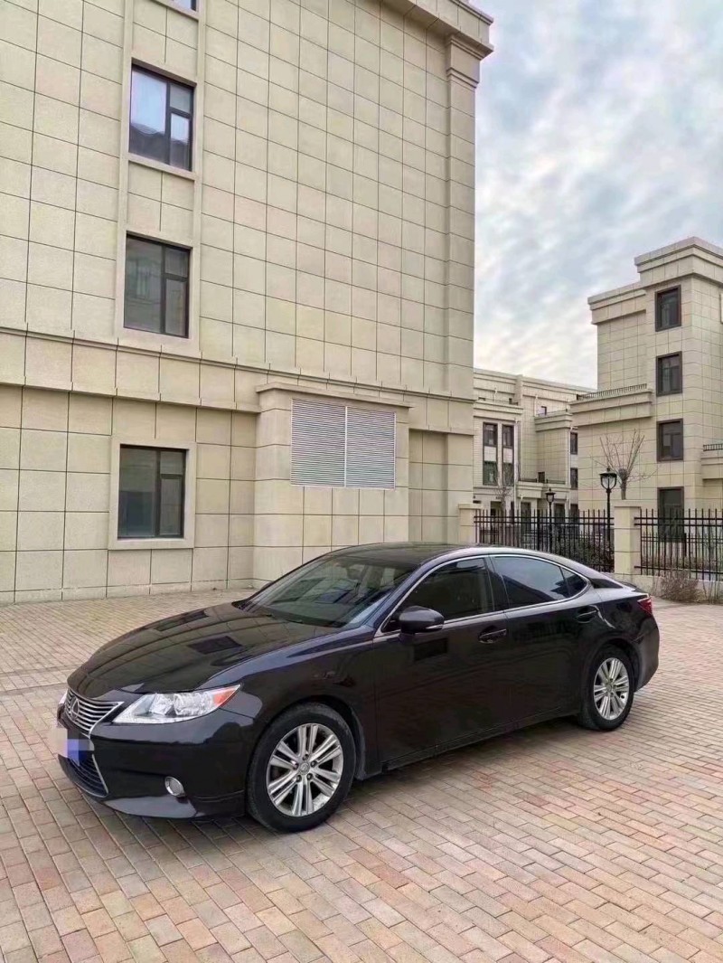 济南14年雷克萨斯ES5