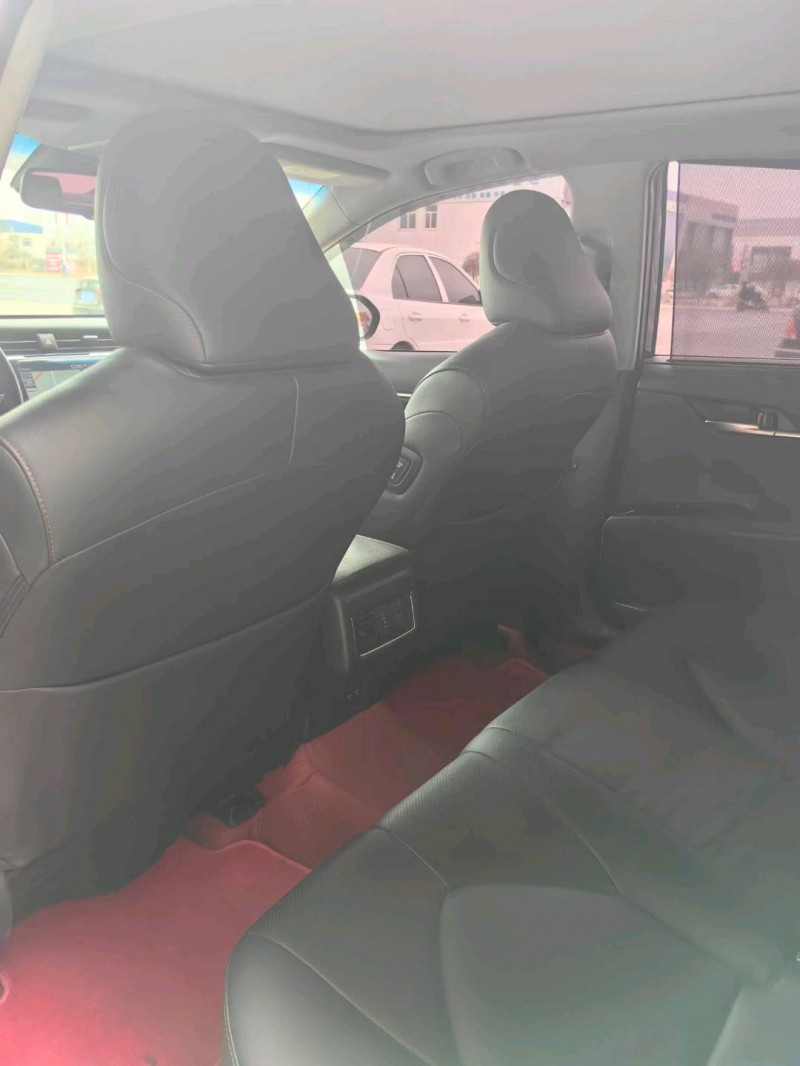 保定18年丰田凯美瑞6