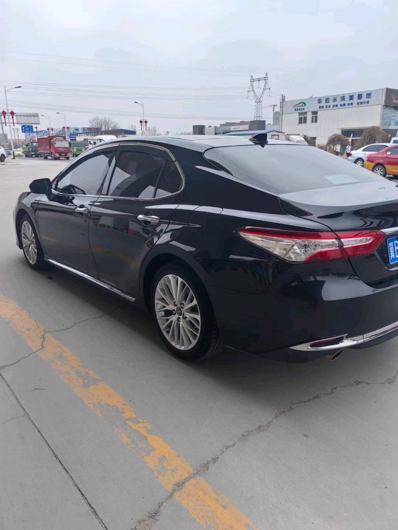 保定18年丰田凯美瑞8