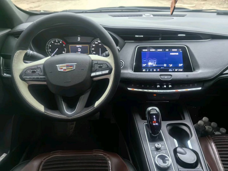 保定21年凯迪拉克XT46