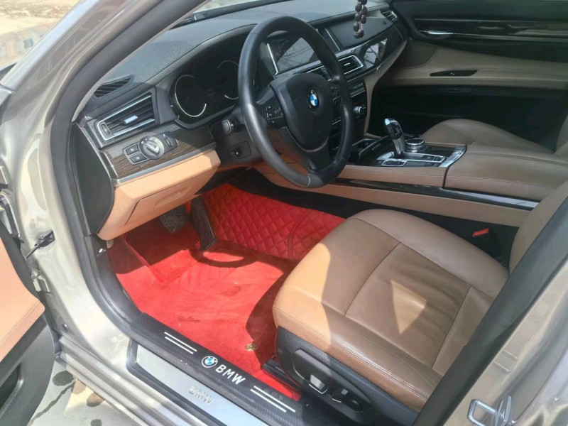 保定14年宝马7系8