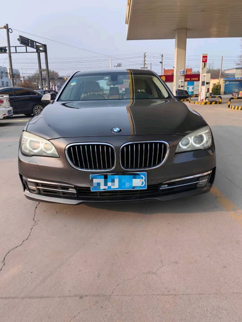 保定13年宝马7系1