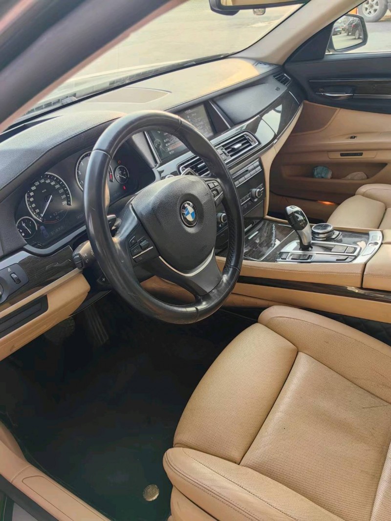 保定13年宝马7系4