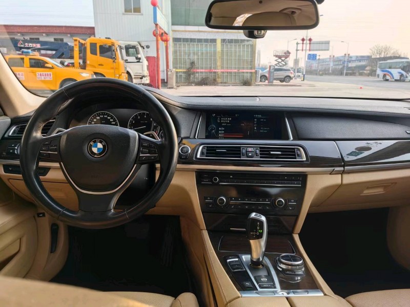 保定13年宝马7系5