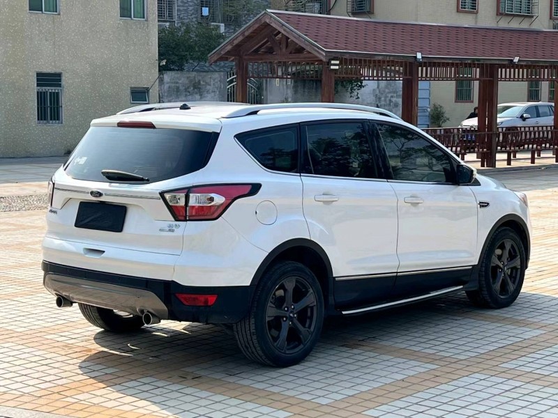 汕头19年福特翼虎9