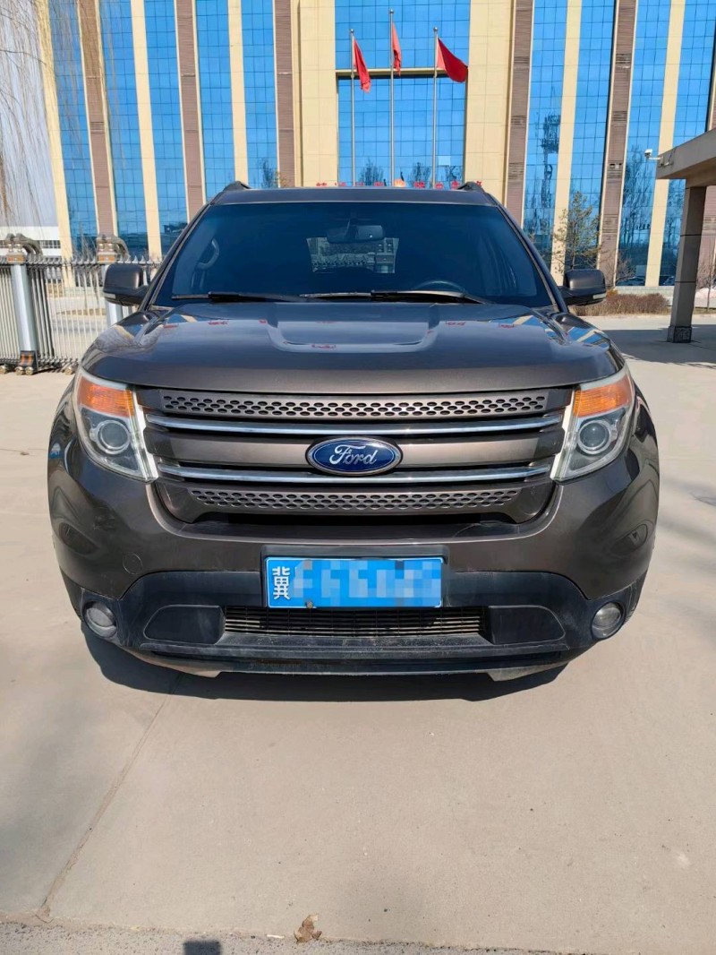 保定15年福特探险者1