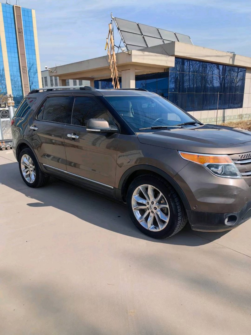 保定15年福特探险者3