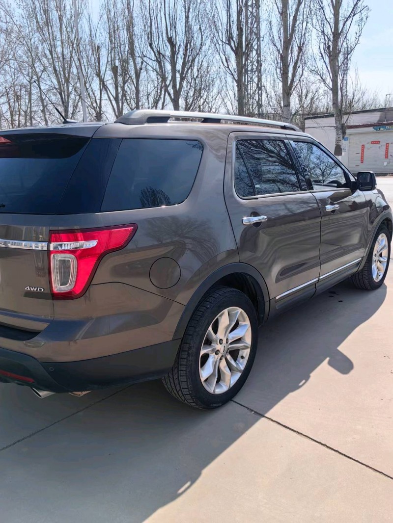 保定15年福特探险者7