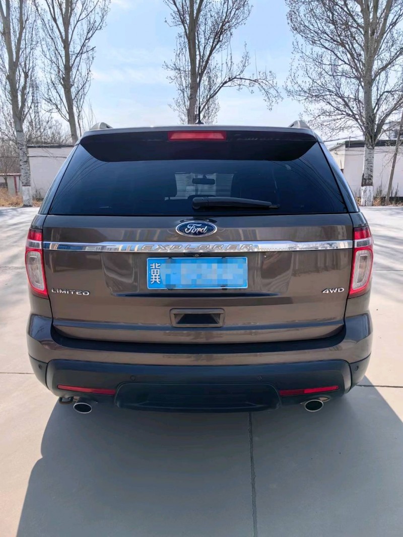 保定15年福特探险者9