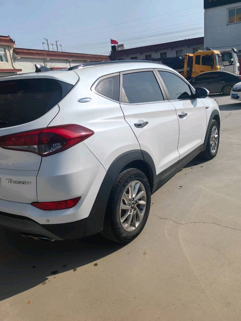 保定17年现代途胜7