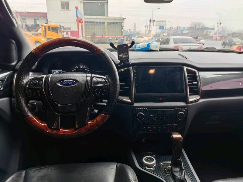 保定18年福特撼路者5