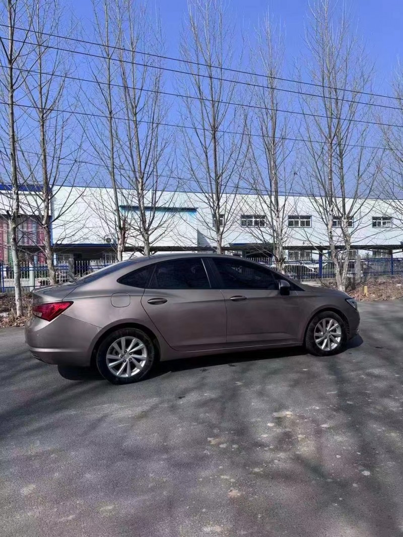 菏泽19年别克威朗8