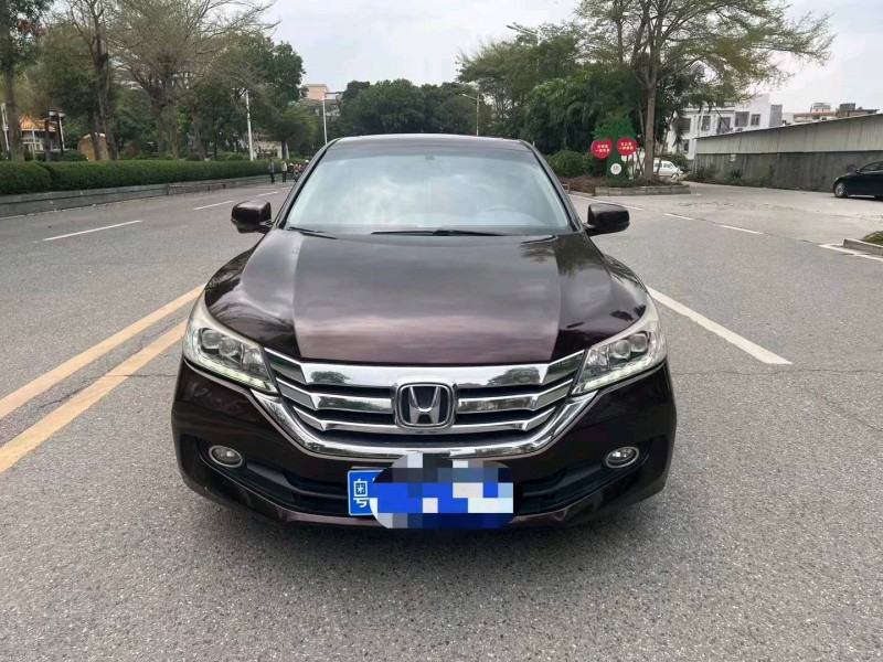 汕头14年本田雅阁1