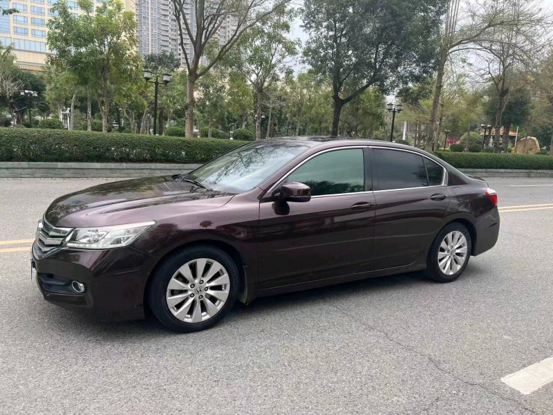 汕头14年本田雅阁3
