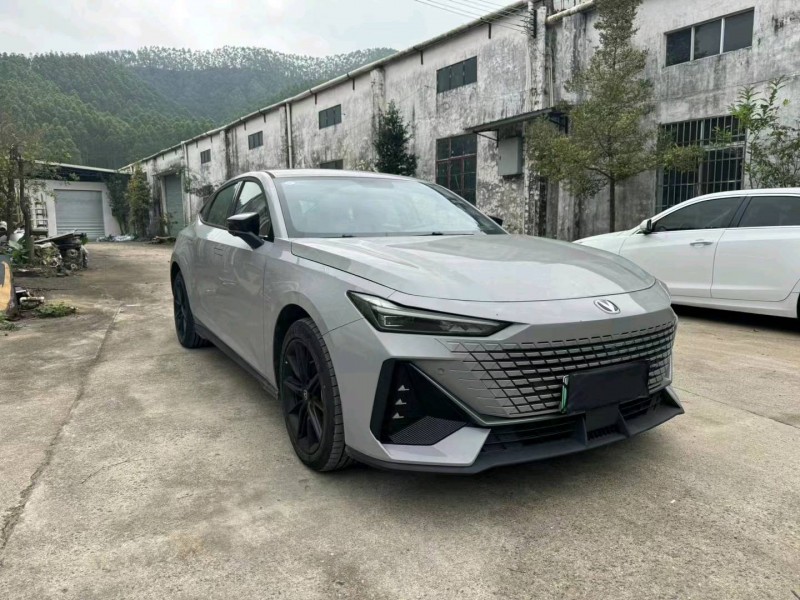 汕头23年长安汽车UNI-V8