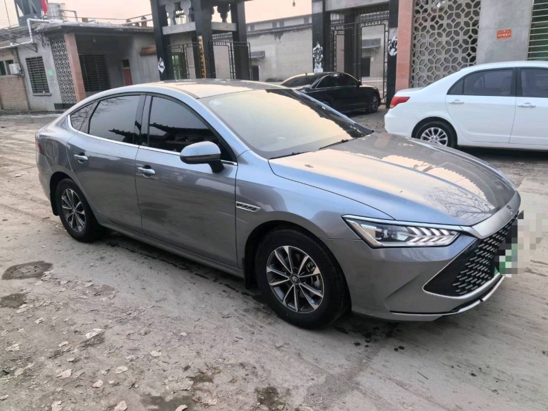 保定23年比亚迪秦2