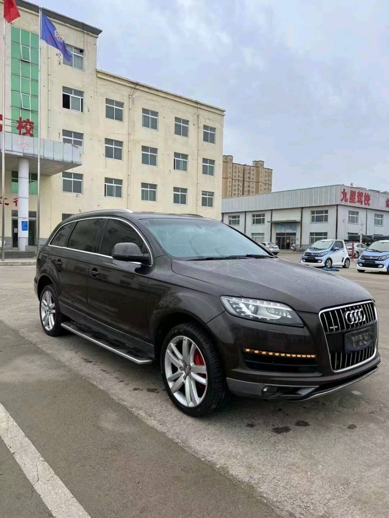 济宁13年奥迪Q73