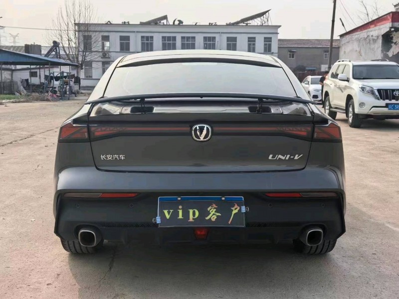 苏州22年长安汽车UNI-V7