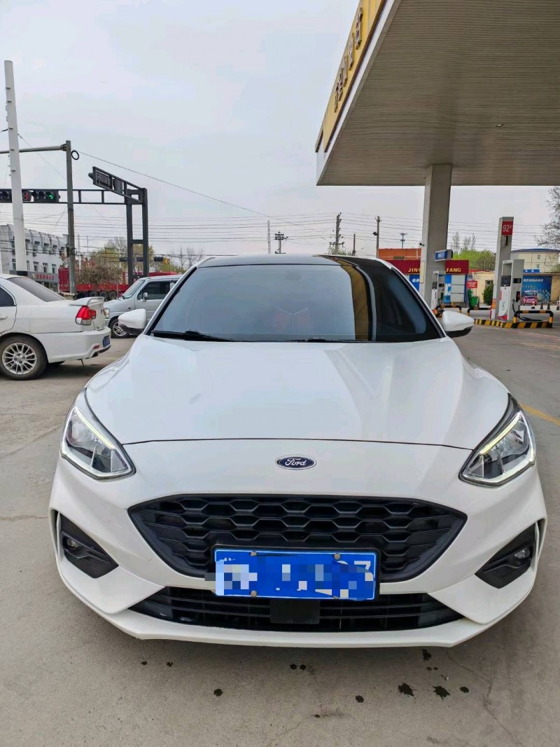 保定21年福特福克斯1