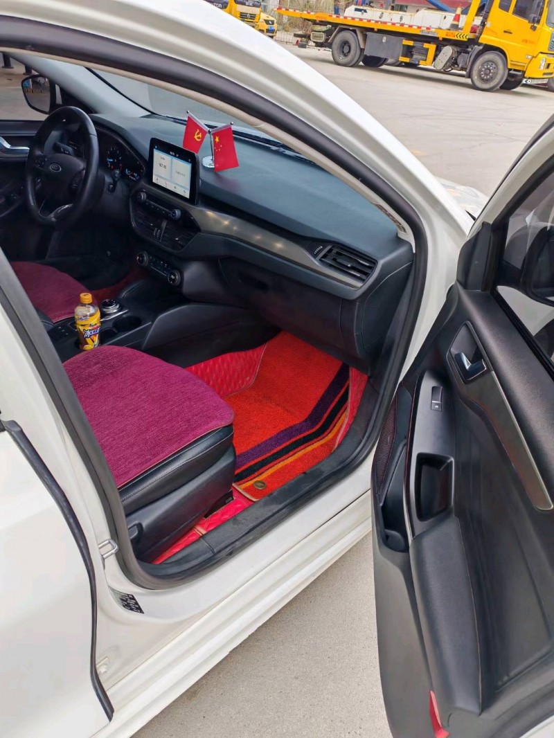 保定21年福特福克斯5