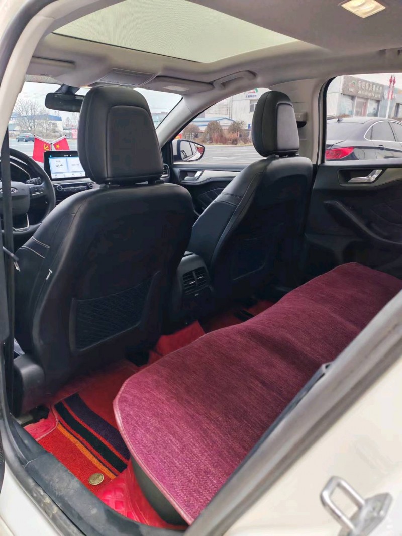 保定21年福特福克斯8