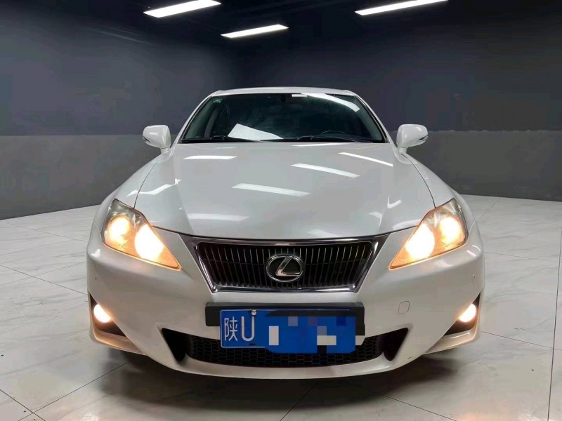 成都12年雷克萨斯IS1