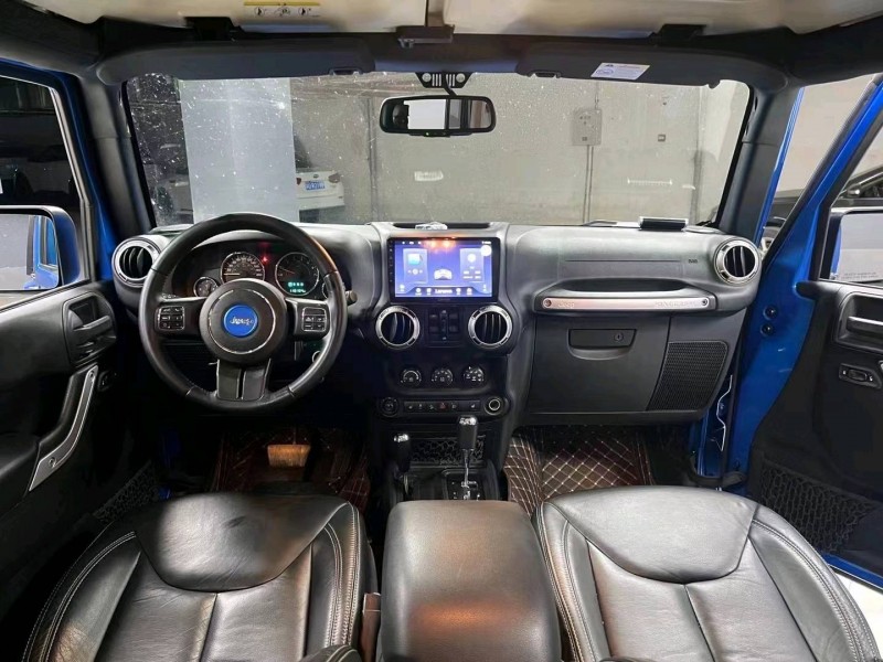 成都16年Jeep牧马人9