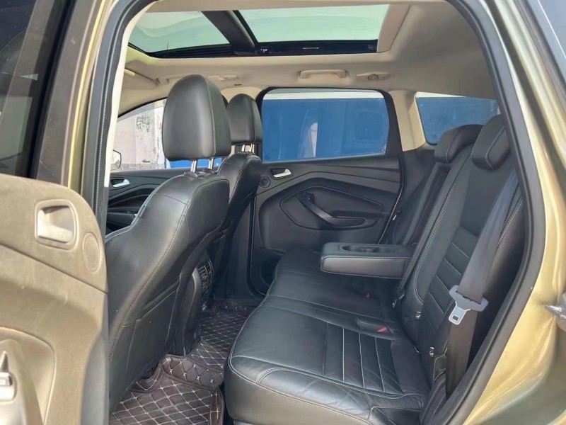 青岛16年福特翼虎6