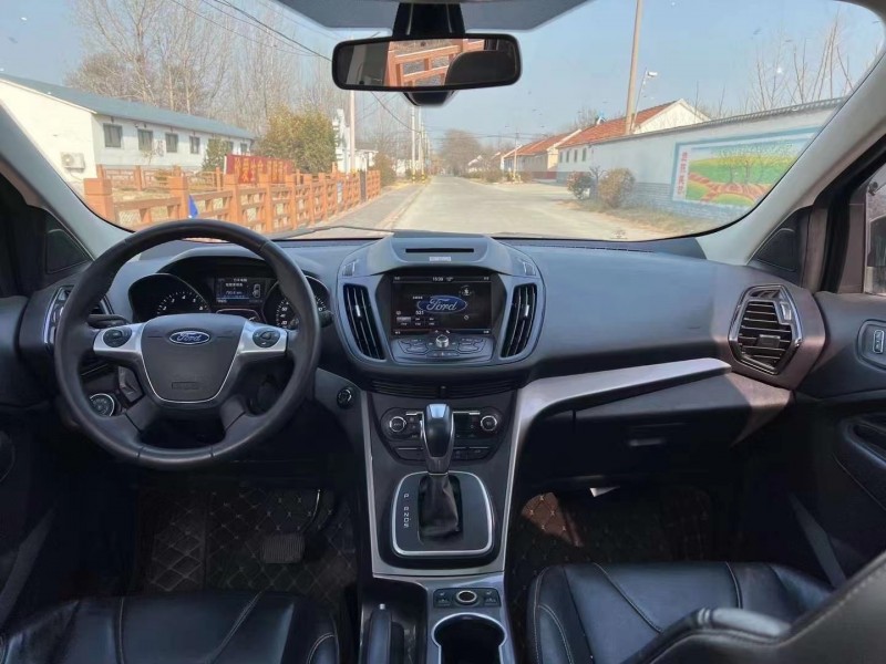 青岛16年福特翼虎8