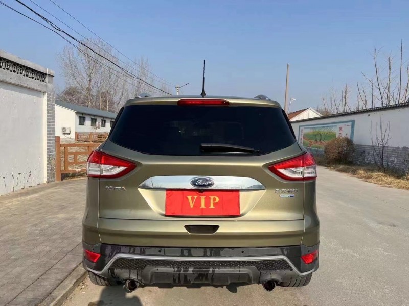 青岛16年福特翼虎9