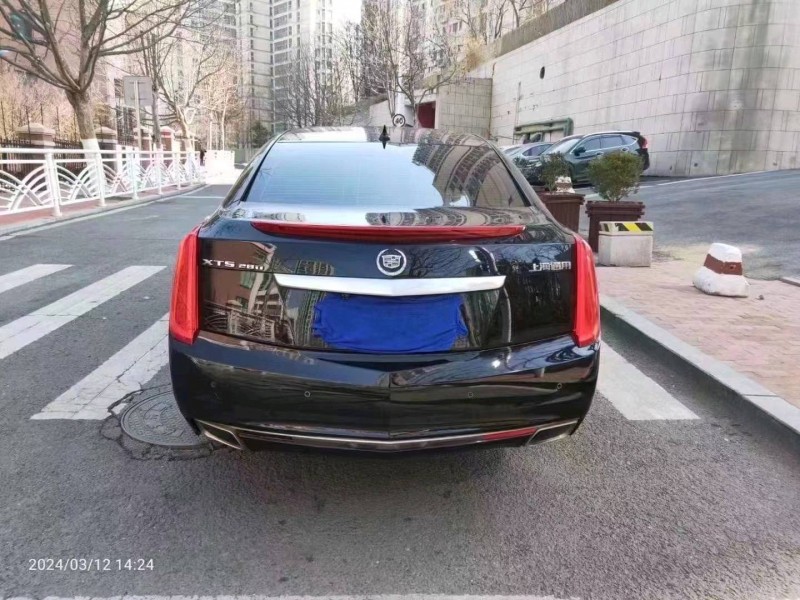东营15年凯迪拉克XTS4