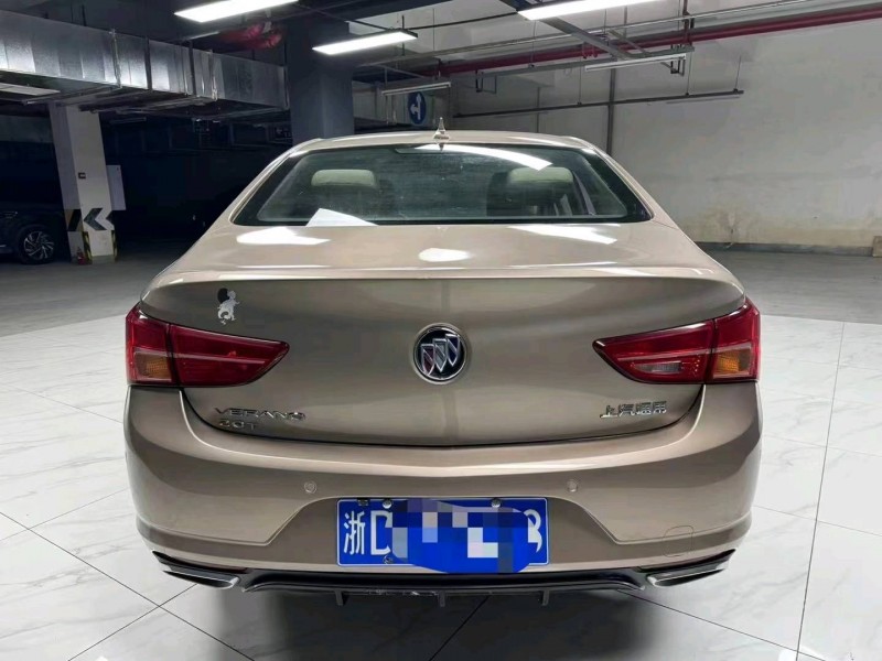 成都18年别克威朗5