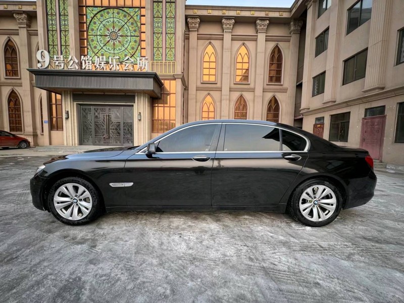 保定12年宝马7系2