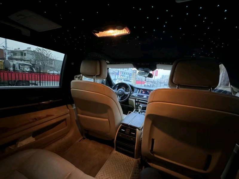 保定12年宝马7系8