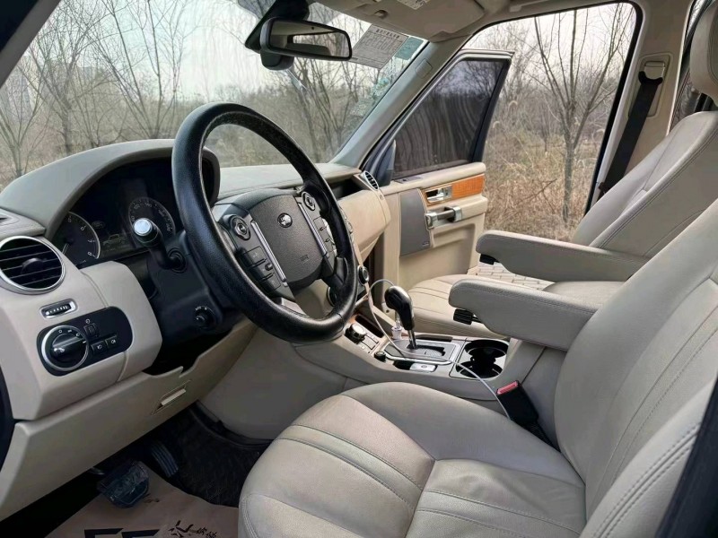 东营12年路虎发现3