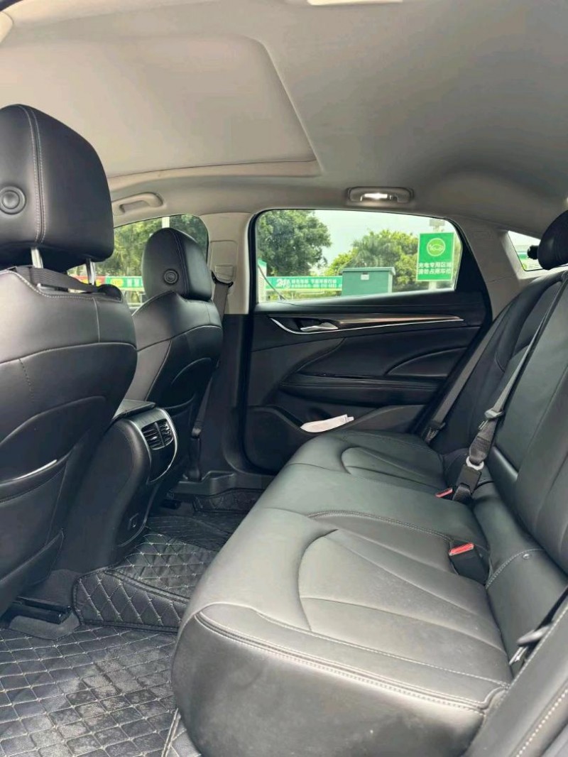 东莞21年别克君越7