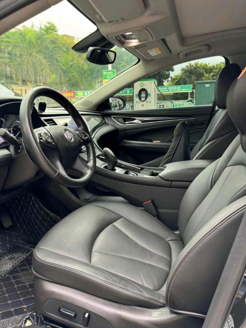 东莞21年别克君越9