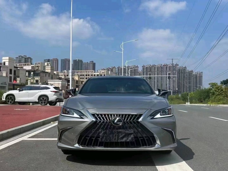 汕头22年雷克萨斯ES1