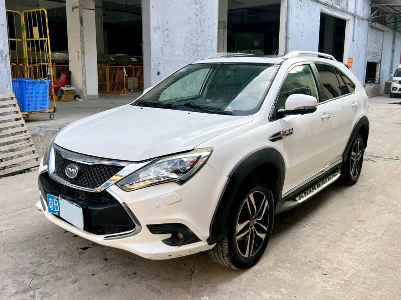 珠海16年比亚迪唐2