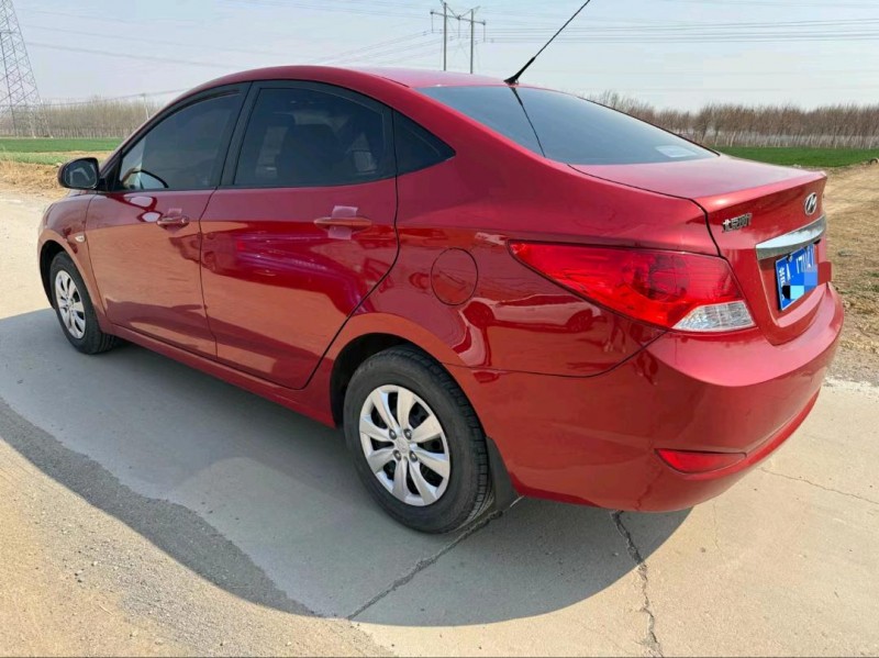 保定14年现代瑞纳5